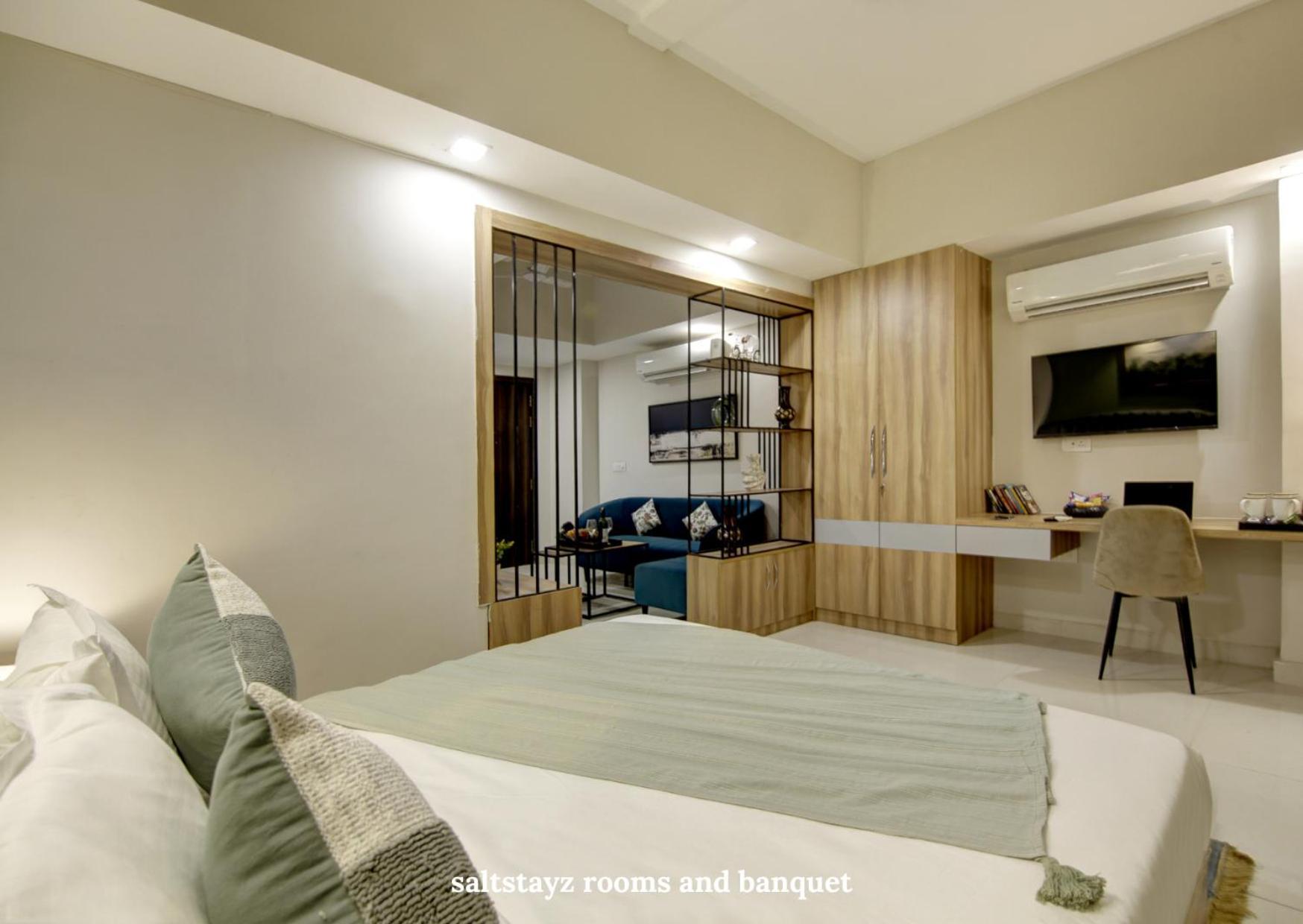 Saltstayz Premier Executive Serviced Apartment - Golf Course Extension Road Гургаон Экстерьер фото
