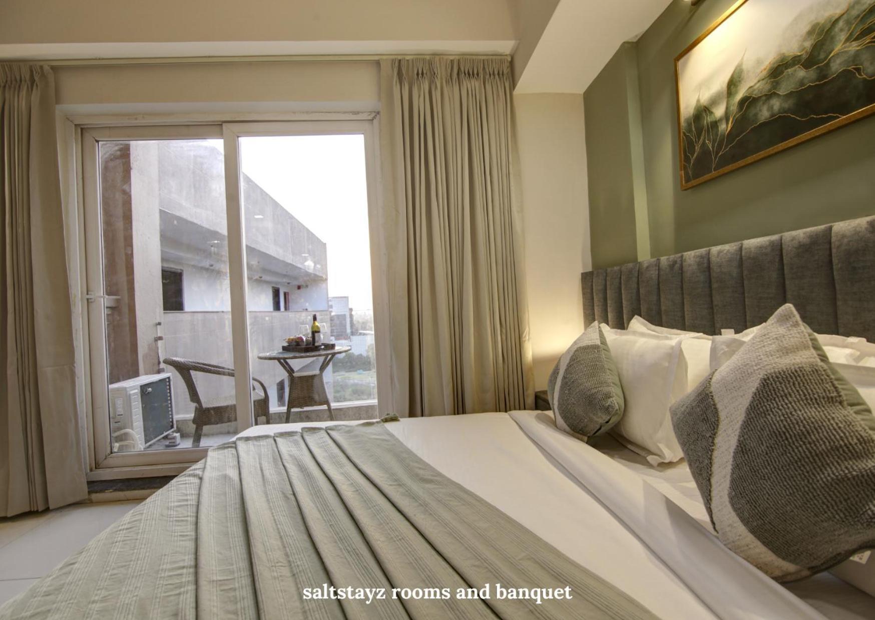Saltstayz Premier Executive Serviced Apartment - Golf Course Extension Road Гургаон Экстерьер фото