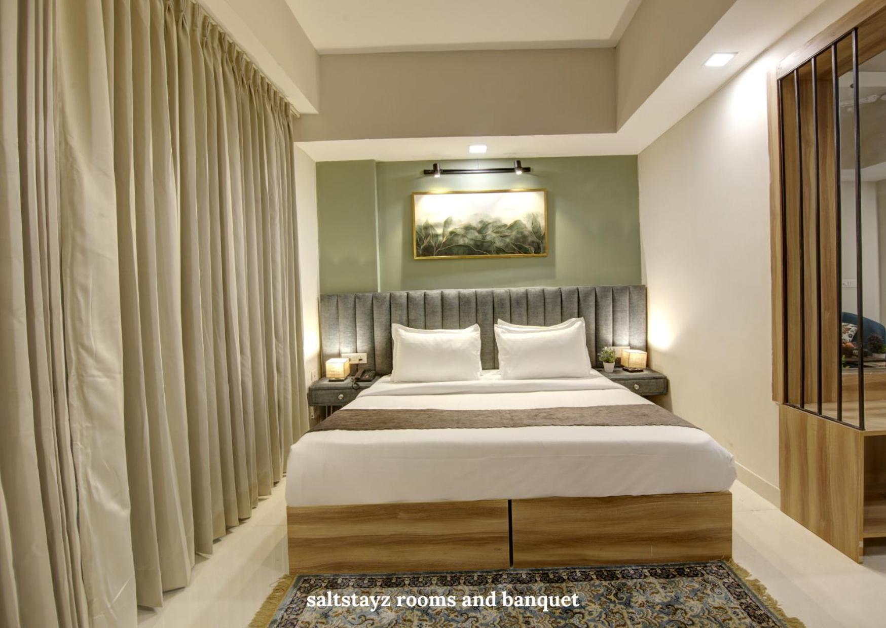 Saltstayz Premier Executive Serviced Apartment - Golf Course Extension Road Гургаон Экстерьер фото