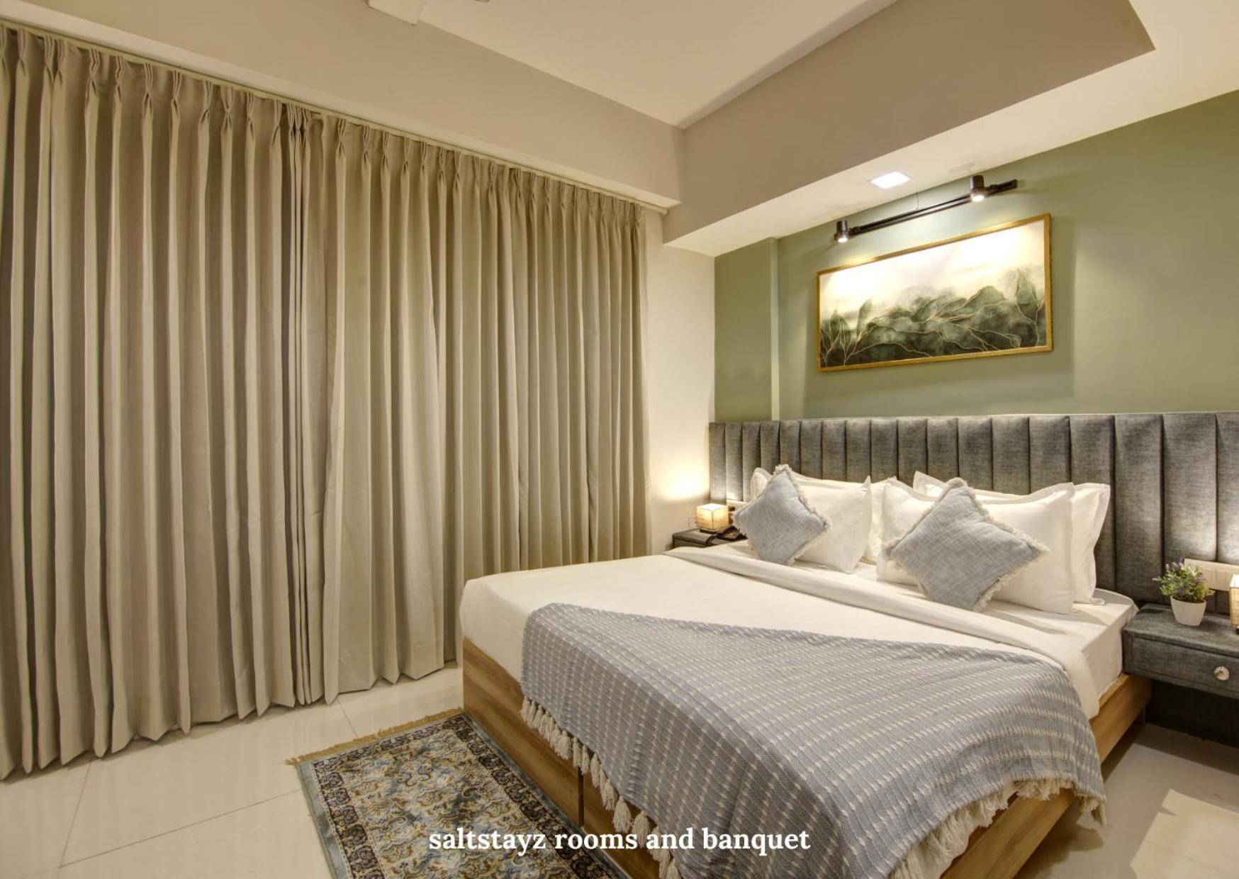 Saltstayz Premier Executive Serviced Apartment - Golf Course Extension Road Гургаон Экстерьер фото