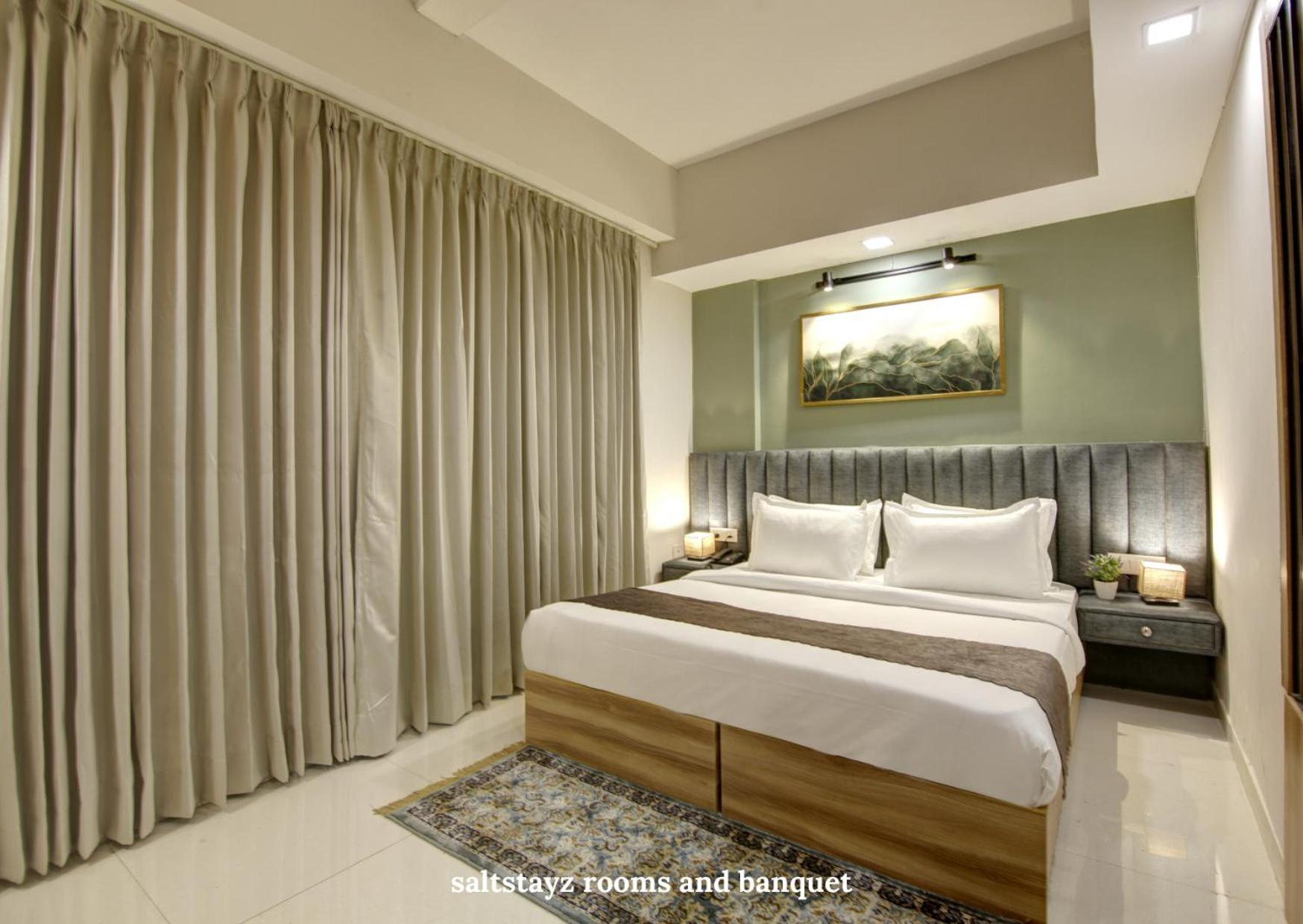 Saltstayz Premier Executive Serviced Apartment - Golf Course Extension Road Гургаон Экстерьер фото